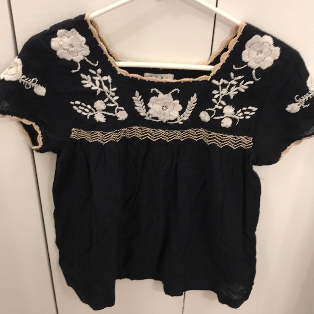 Black cotton top with flowers